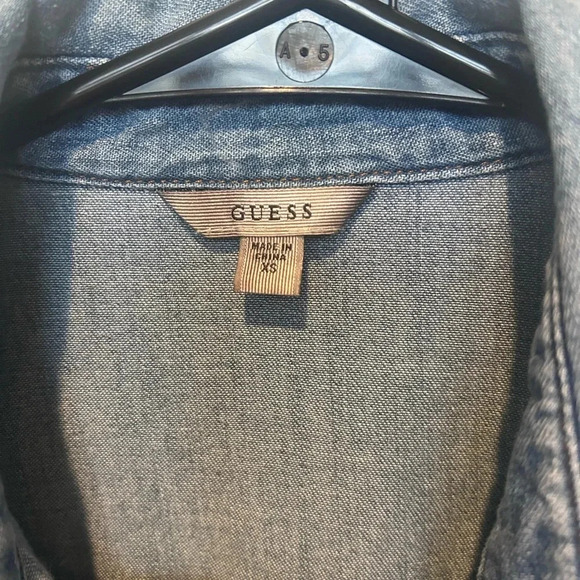 Guess Vintage Button chambray shirt. Size XS. - Picture 3 of 4
